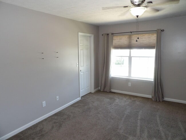Building Photo - 123 Serena Way