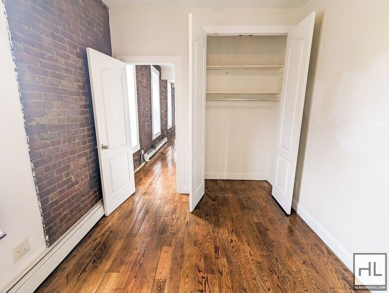 Building Photo - Fifth Avenue