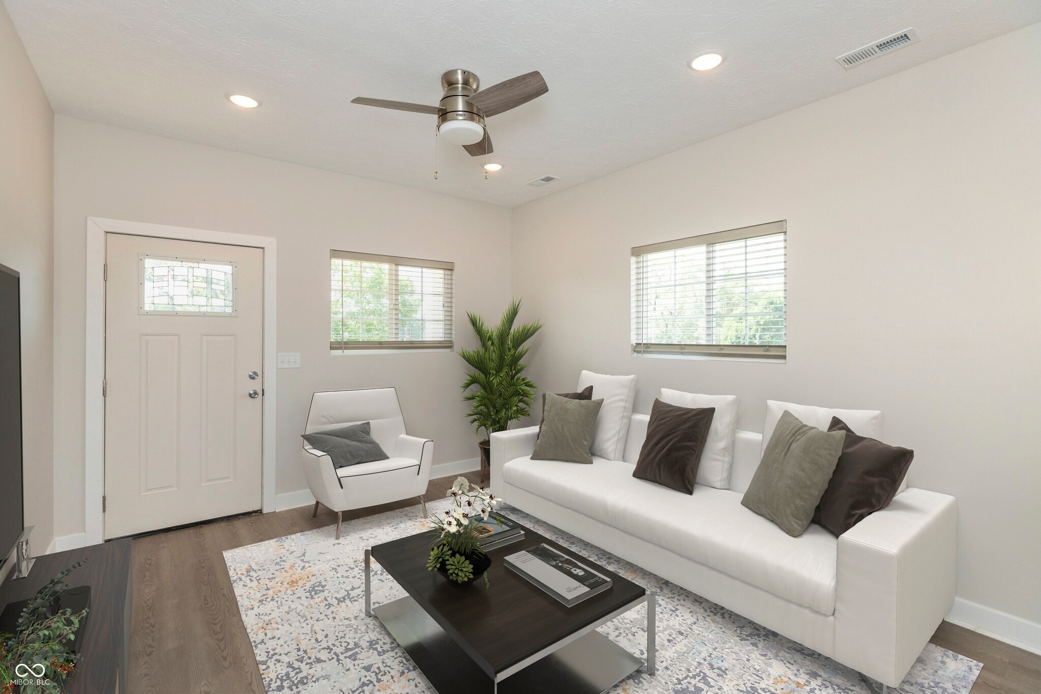 Building Photo - 528 N Elder Ave