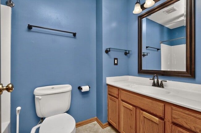 Building Photo - BEAUTIFUL 4-SEASONS ROOM!! 4 Bedroom, 3 Bathroom Home in Waukee!