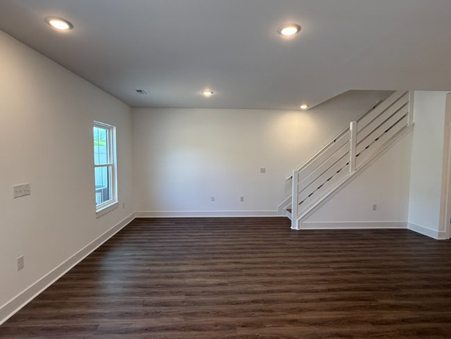Building Photo - 5 Prairie Ct