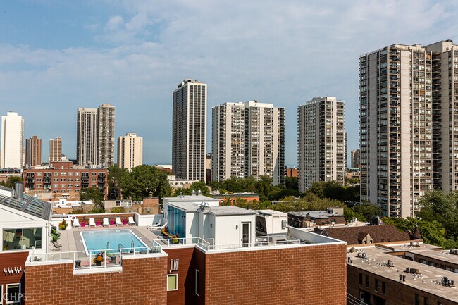 Building Photo - 1309 N Wells St