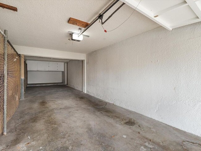 Building Photo - 958 18th St