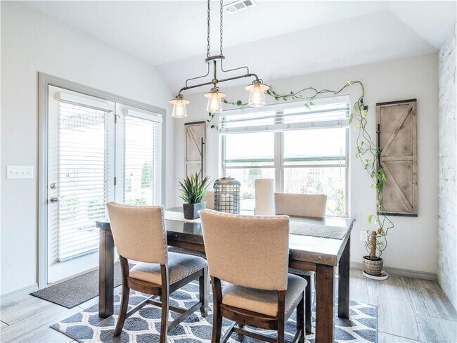 Building Photo - 130 Cisterna Dr