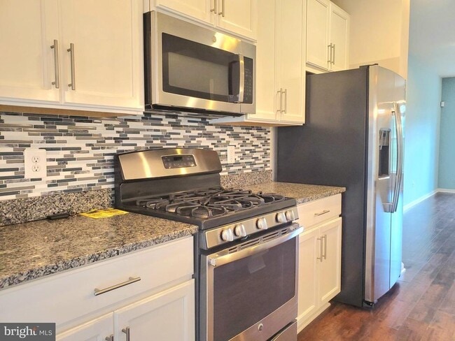 Building Photo - 135 Prado Ln