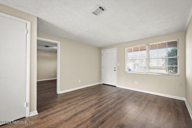 Building Photo - 10814 Indies Dr S