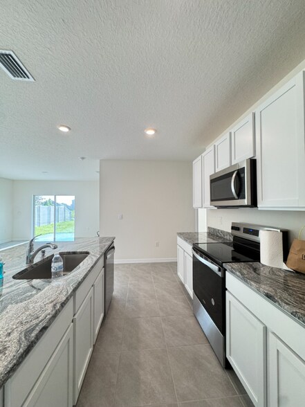 Building Photo - 8215 Claw Glades Lp