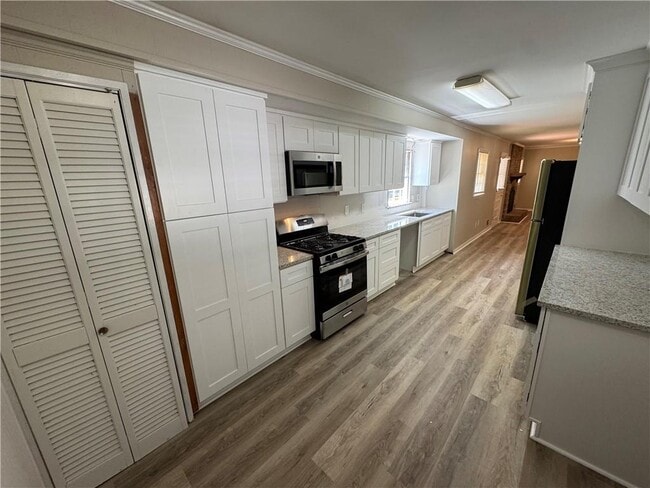 Building Photo - 5594 Laurel Ln NW