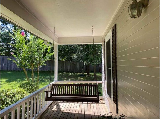 Building Photo - 11 Henry Ct