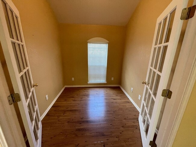 Building Photo - 3906 Fabianna Dr