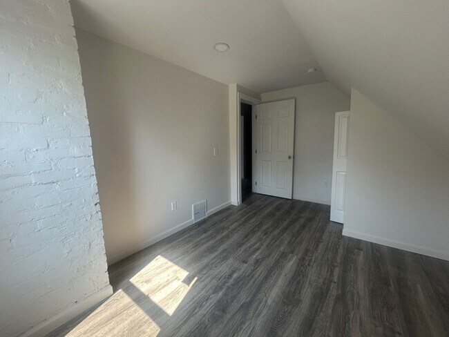 Building Photo - 2192 E 82nd St