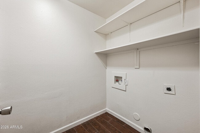 Building Photo - 921 W Sun Coast Dr
