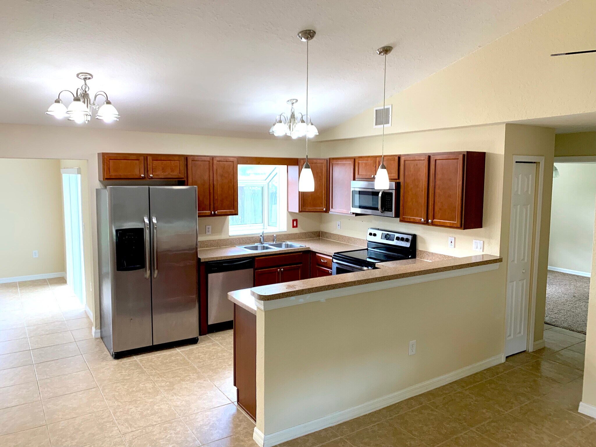 Building Photo - 7055 Lassen Ave