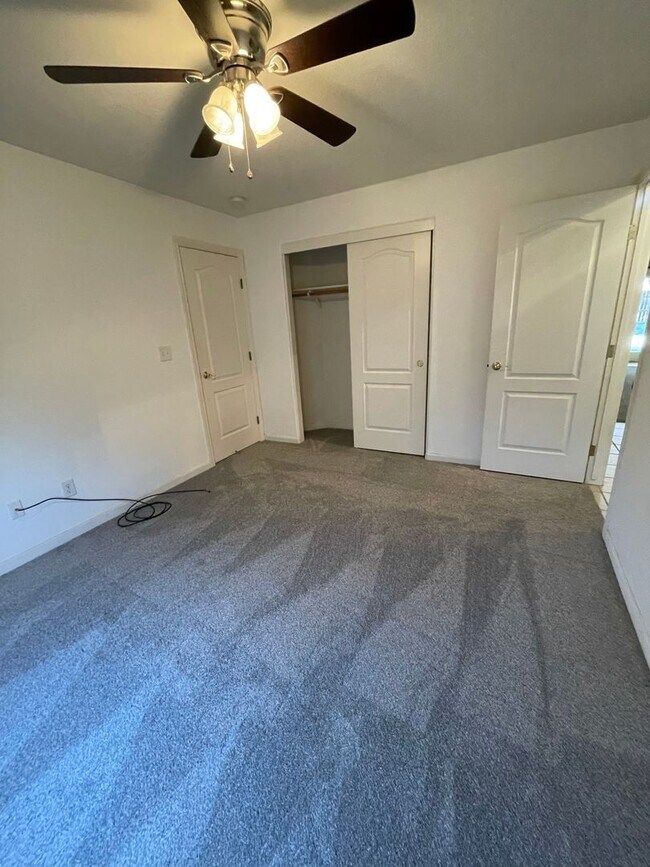 Building Photo - Southeast Visalia home coming soon!