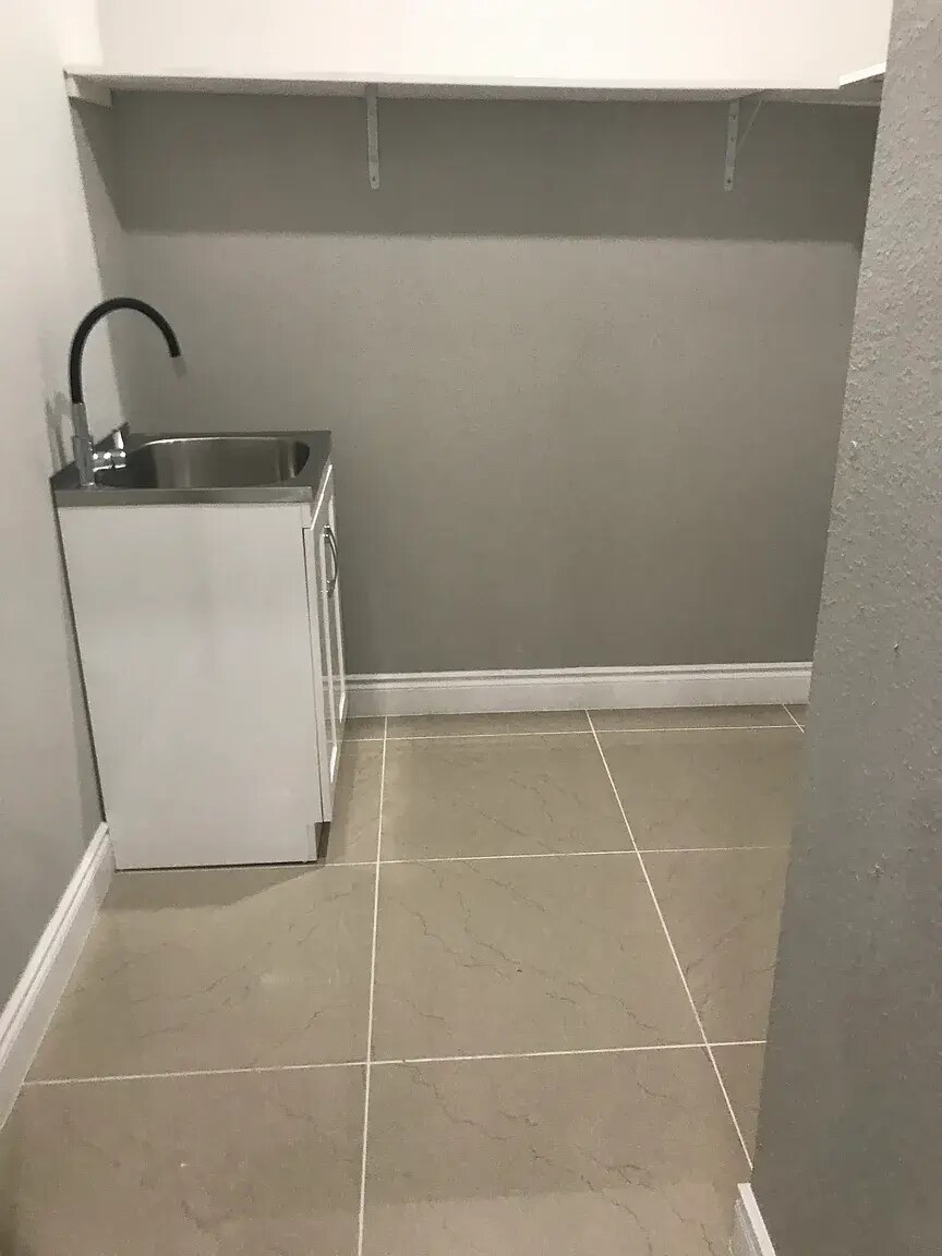 Building Photo - 1830 Brentwood Ct
