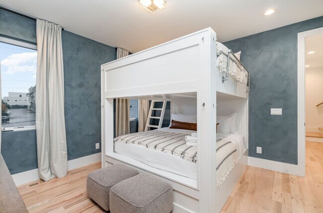 Building Photo - 48 Fern Ave