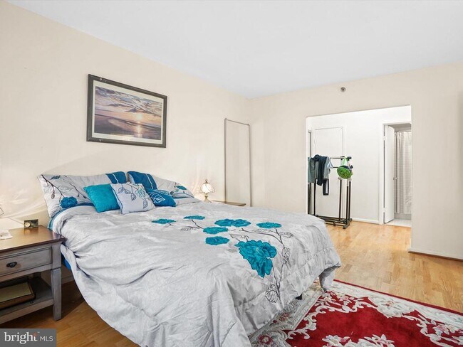 Building Photo - 5501 Seminary Rd