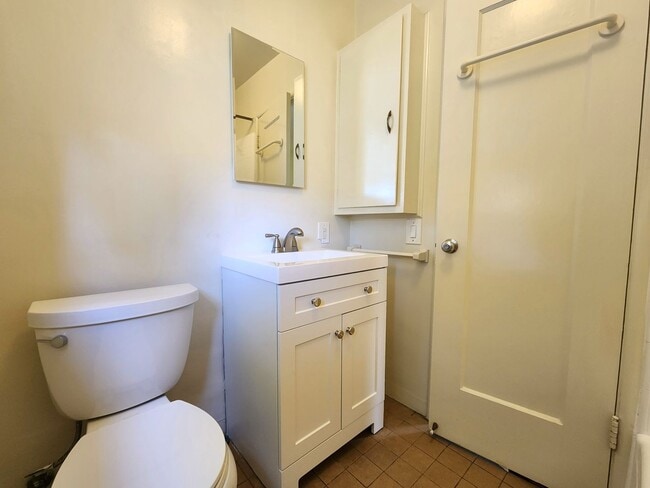 Building Photo - Downtown Palo Alto Living – 1 Bedroom Apartment Available March 4th.