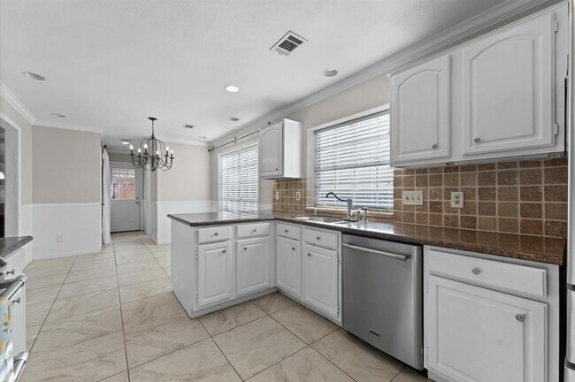 Building Photo - 16338 Hickory Point Rd