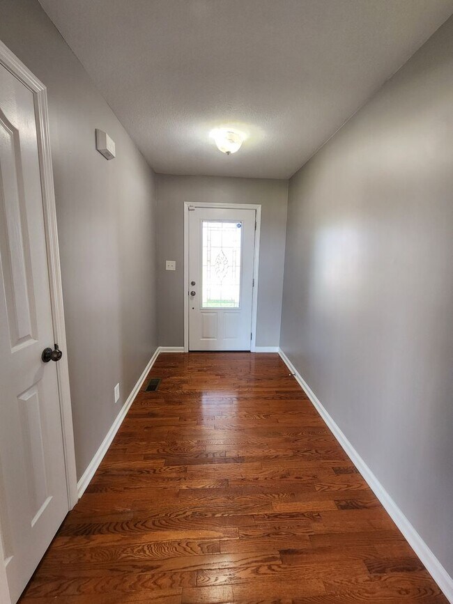 Building Photo - Your Next Home Sweet Home Awaits!