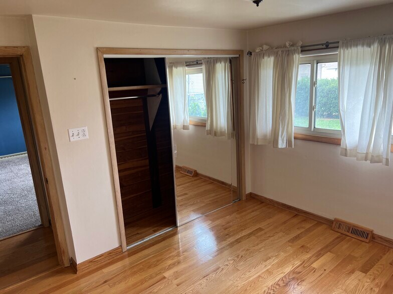 Bedroom 2 - 3455 E Lunham Ave