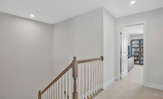 Building Photo - 3004 Ewell Ln