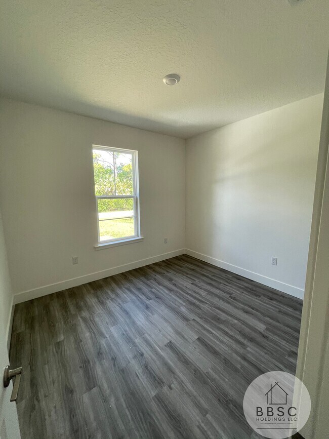 Building Photo - 4534 Amari Rd