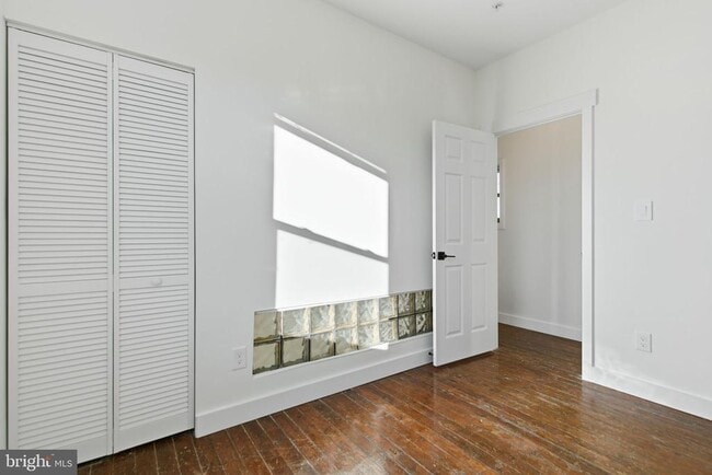 Building Photo - 2738 Poplar St