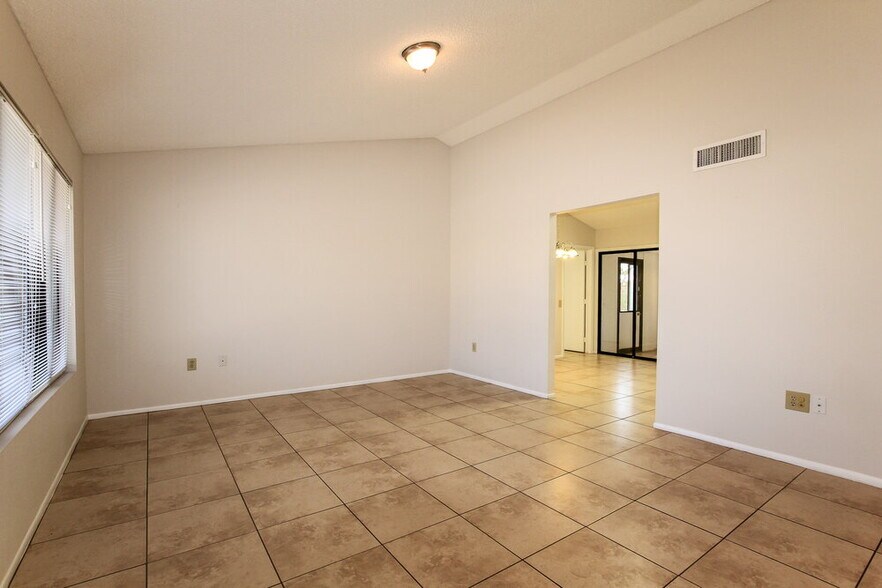 Building Photo - 17614 N 133rd Dr