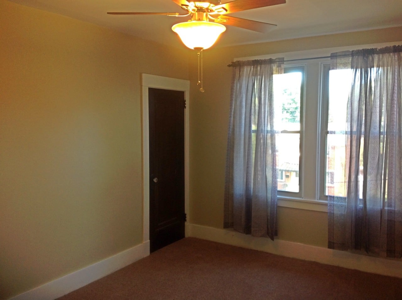 Bedroom - 3733 California Ave