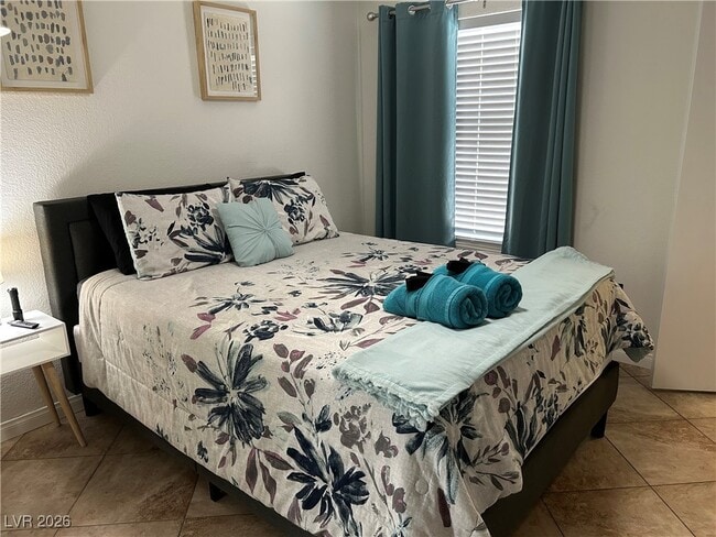 Building Photo - 555 E Silverado Ranch Blvd