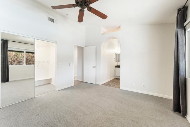 Building Photo - 80676 Willow Ln
