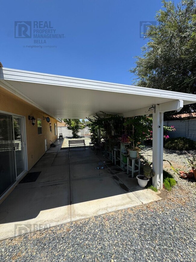 Building Photo - Charming 3 Bedroom, 2 Bathroom Home in Hemet