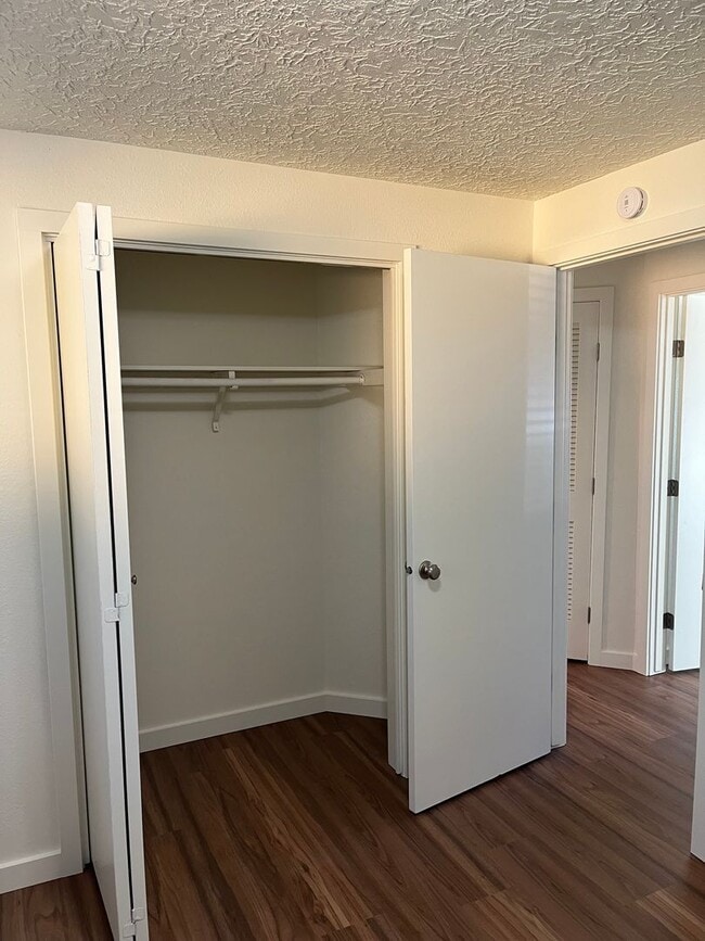 Building Photo - cap03 - NE 106th