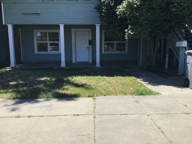 Building Photo - 510 H St