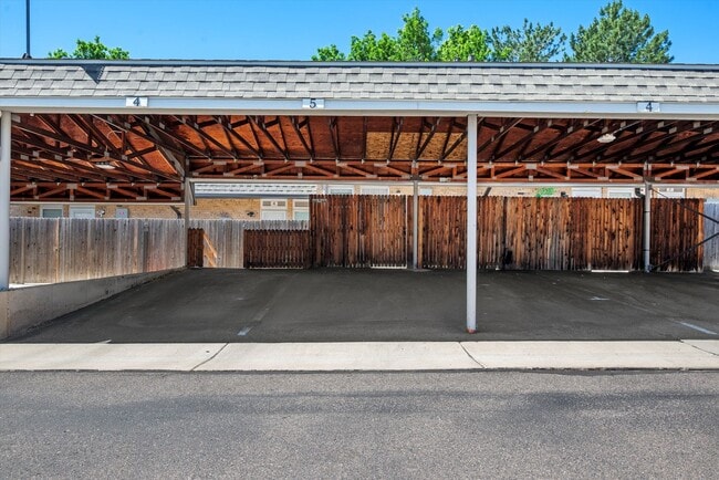 Building Photo - 1517 S Owens St