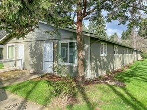 Building Photo - Wayside Apartments