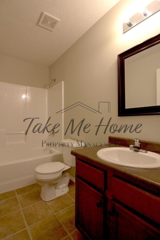 Building Photo - 3 Bedroom in Ozark School District!