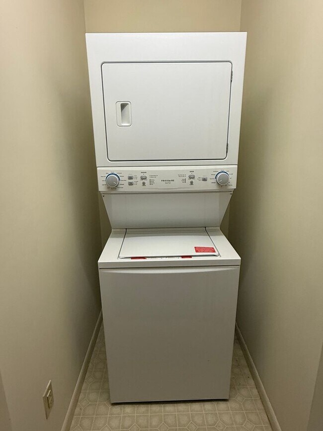 Building Photo - Charming Historic Home – Spacious 2-Bedroom Apartment in Boulevard/Normaltown