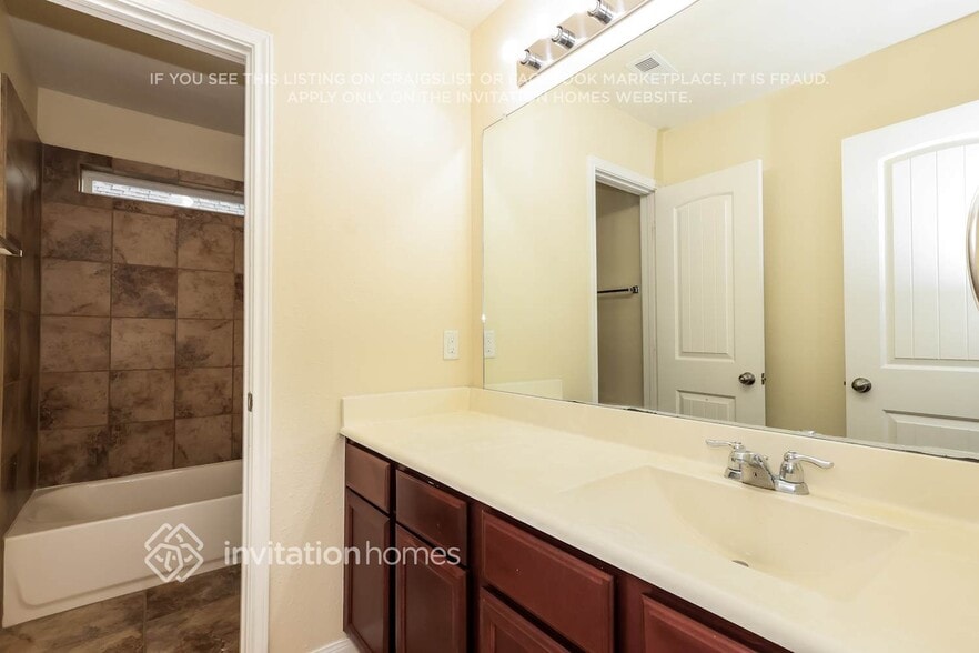 Building Photo - 30631 Gardenia Trace Dr