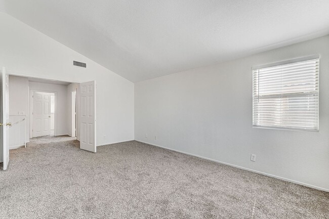 Building Photo - Spacious Henderson Four Bedroom!