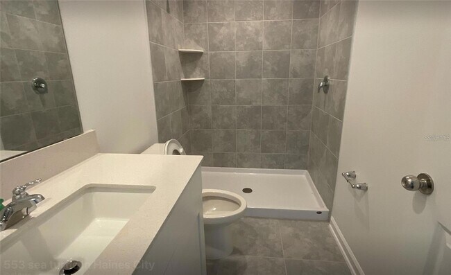 Building Photo - 553 Turtle Ln