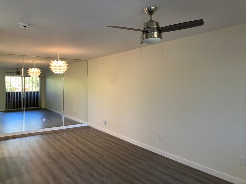 Building Photo - 2875 N Los Felices Rd