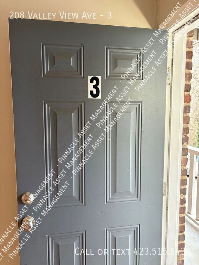 Building Photo - 208 Valley View Ave