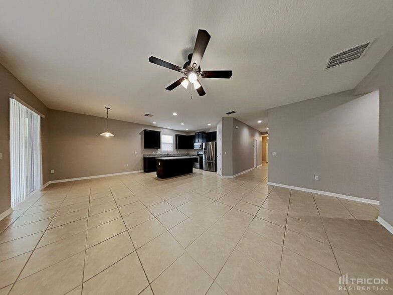 Building Photo - 3273 Zander Dr
