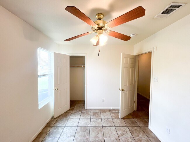 Building Photo - 3807 Wind Ct