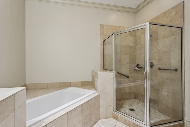 Building Photo - 2500 Peachtree Rd NW