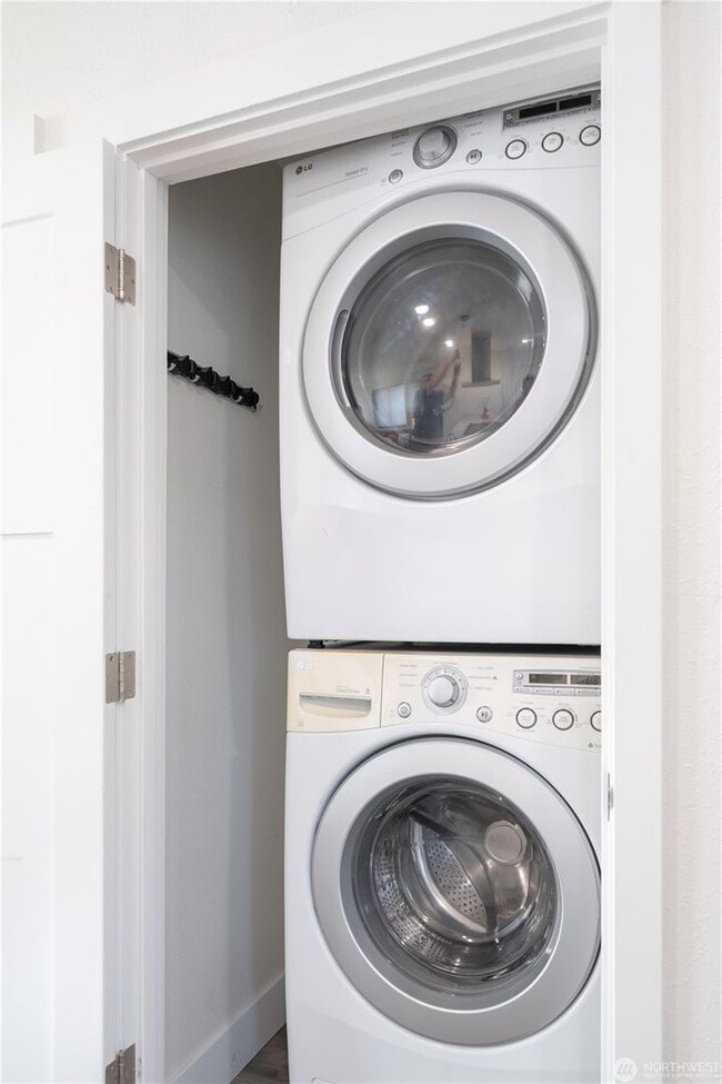 Building Photo - Cozy house close to amenities easy access to St Joe, Tacoma General