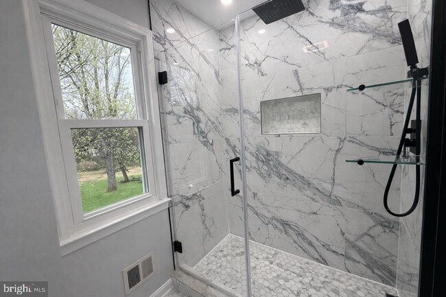 Building Photo - 1744 Lockerbie Ln