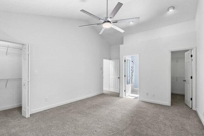 Building Photo - Beautiful 4 Bedroom/ 2 Story Home